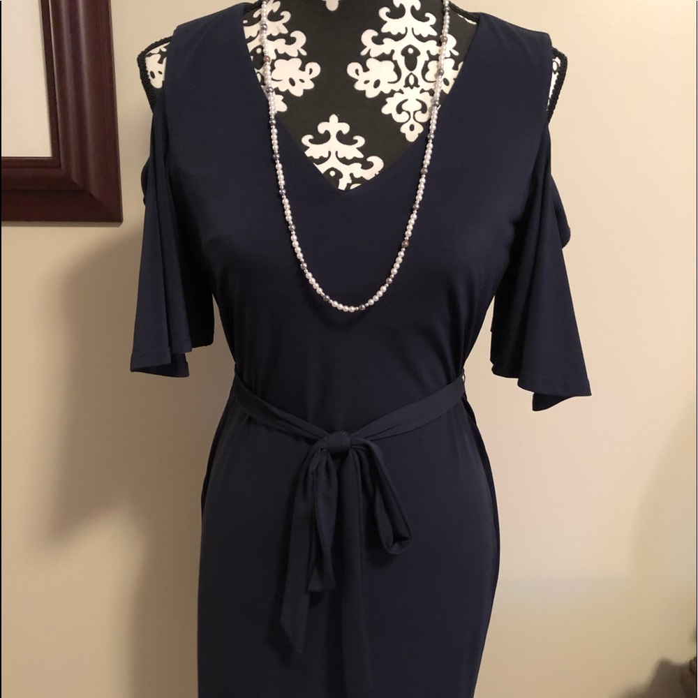 Stunningly gorgeous EUC Calvin Klein cold shoulder